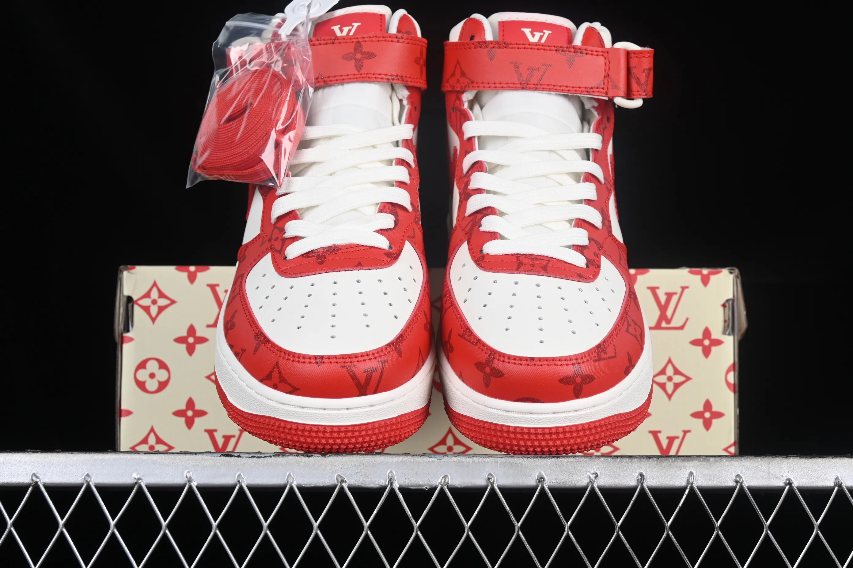 All categories Nk Air Force 1 Air Force series Nk Air Force 1 Mid Air Force mid-top Louis Vuitton x Nk Air Force 1'07 Mid jointly customized off-white red flower Air Force mid-top casual sneakers LL0222-001